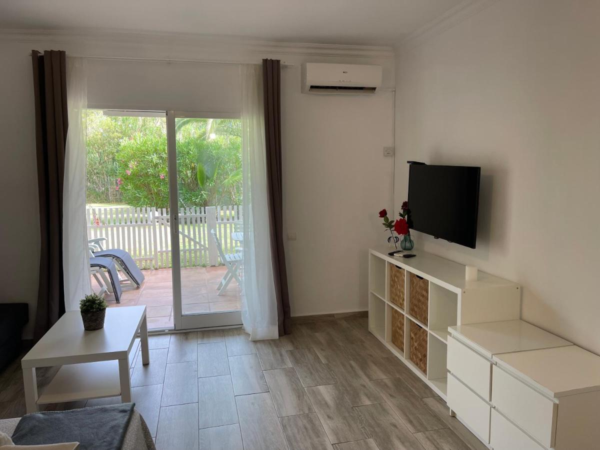 Puerto Banus Near Beachfront, Big Sunny Terrace, Pool, Tennis Court, Parking & Movies Projector Marbella
