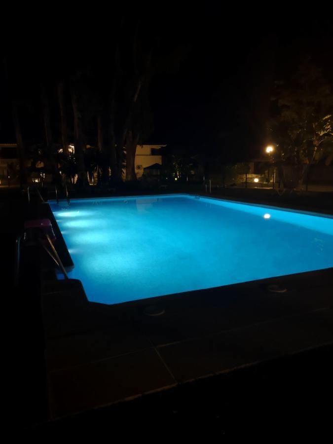Puerto Banus Near Beachfront, Big Sunny Terrace, Pool, Tennis Court, Parking & Movies Projector Marbella