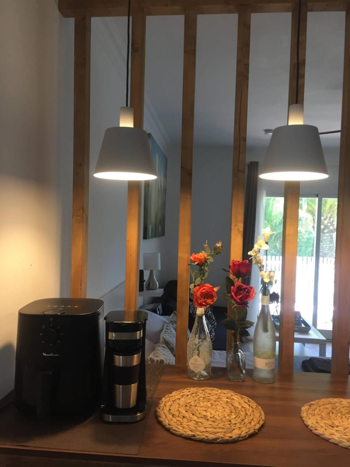 Puerto Banus Near Beachfront, Big Sunny Terrace, Pool, Tennis Court, Parking & Movies Projector * Marbella